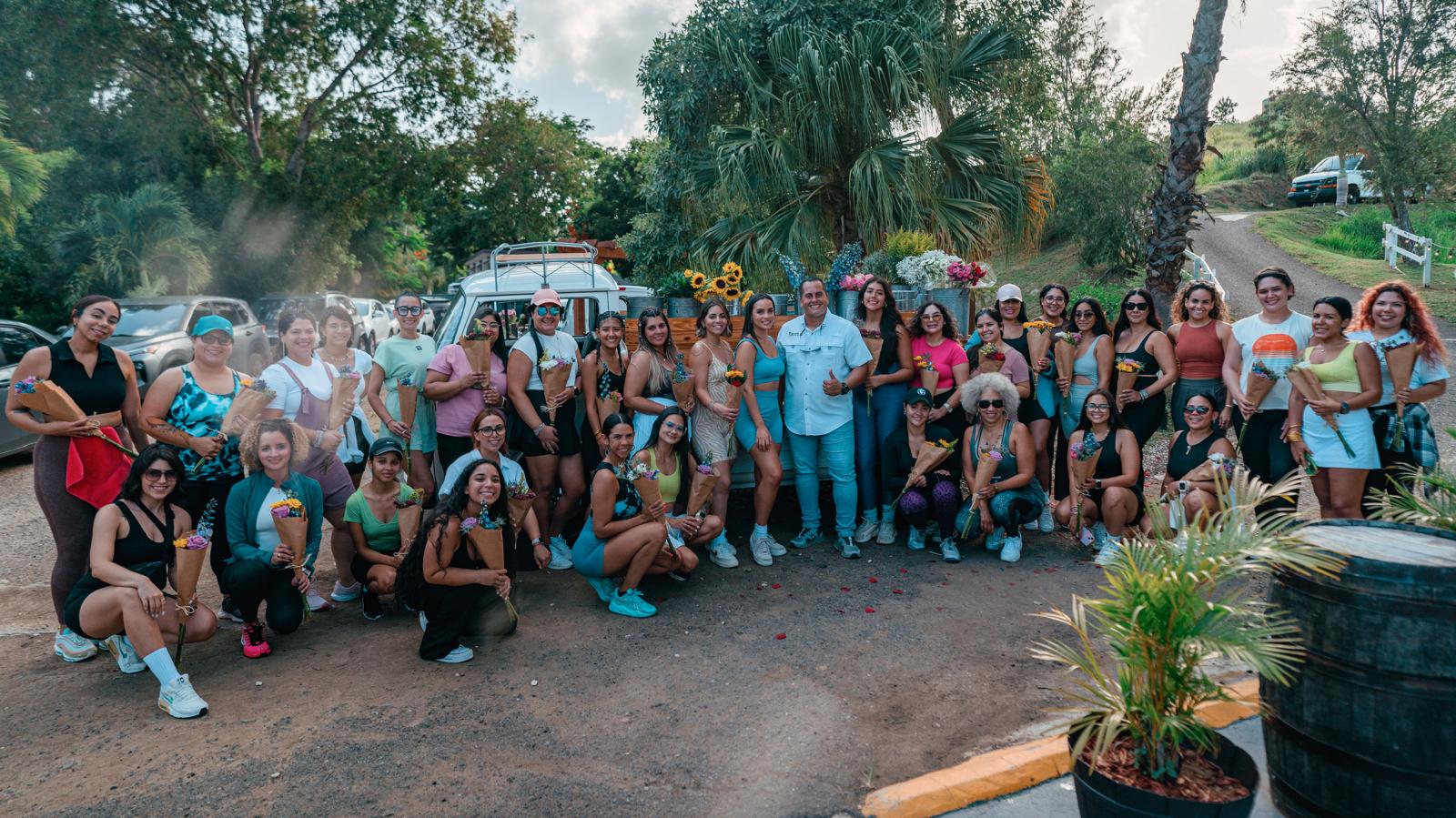 Montaje floral de un evento de bienestar femenino en Puerto Rico